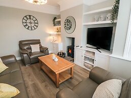 25 Victoria Park Avenue