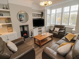 25 Victoria Park Avenue