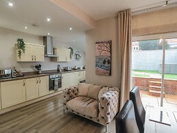 25 Victoria Park Avenue