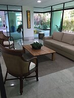 34 Riviera: M4 Giardino 44A, frente Praia, 4Dorms, 3Banh, 2Gar, Varand