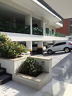 34 Riviera: M4 Giardino 44A, frente Praia, 4Dorms, 3Banh, 2Gar, Varand