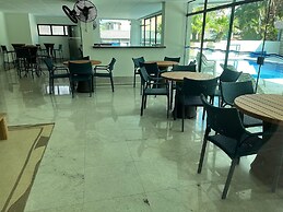 34 Riviera: M4 Giardino 44A, frente Praia, 4Dorms, 3Banh, 2Gar, Varand