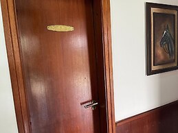 34 Riviera: M4 Giardino 44A, frente Praia, 4Dorms, 3Banh, 2Gar, Varand