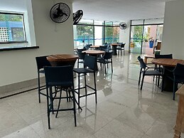 34 Riviera: M4 Giardino 44A, frente Praia, 4Dorms, 3Banh, 2Gar, Varand