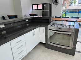 34 Riviera: M4 Giardino 44A, frente Praia, 4Dorms, 3Banh, 2Gar, Varand