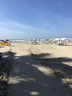 34 Riviera: M4 Giardino 44A, frente Praia, 4Dorms, 3Banh, 2Gar, Varand