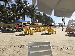 34 Riviera: M4 Giardino 44A, frente Praia, 4Dorms, 3Banh, 2Gar, Varand