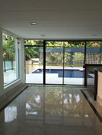 34 Riviera: M4 Giardino 44A, frente Praia, 4Dorms, 3Banh, 2Gar, Varand