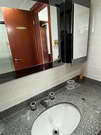 34 Riviera: M4 Giardino 44A, frente Praia, 4Dorms, 3Banh, 2Gar, Varand