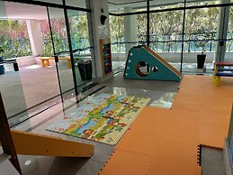 34 Riviera: M4 Giardino 44A, frente Praia, 4Dorms, 3Banh, 2Gar, Varand