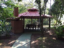 34 Riviera: M4 Giardino 44A, frente Praia, 4Dorms, 3Banh, 2Gar, Varand