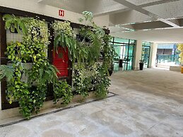 34 Riviera: M4 Giardino 44A, frente Praia, 4Dorms, 3Banh, 2Gar, Varand