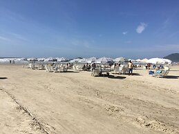 34 Riviera: M4 Giardino 44A, frente Praia, 4Dorms, 3Banh, 2Gar, Varand