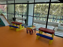 34 Riviera: M4 Giardino 44A, frente Praia, 4Dorms, 3Banh, 2Gar, Varand