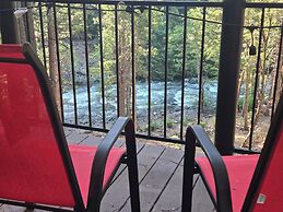 Yuba River Inn