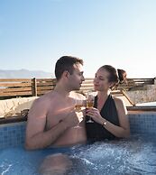 Villa Malaxa and Suites