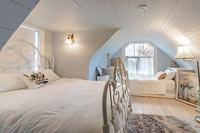 The Cottage and Castle