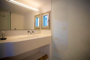 Baroness in Mykonos With 5 Bedrooms and 4 5 Bathrooms