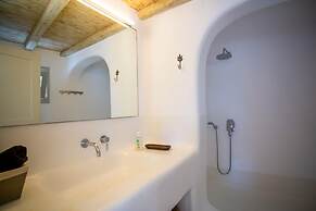 Baroness in Mykonos With 5 Bedrooms and 4 5 Bathrooms