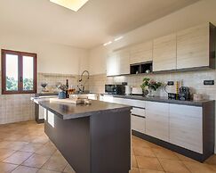 Sardinia Re - Villa Gialla