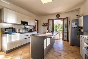 Sardinia Re - Villa Gialla