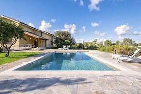 Sardinia Re - Villa Gialla