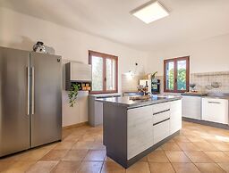 Sardinia Re - Villa Gialla