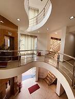 Hotel Rajwada Inn & club