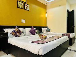 Hotel Rajwada Inn & club