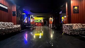 Hotel Rajwada Inn & club