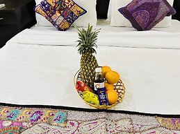 Hotel Rajwada Inn & club