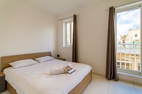 Central  1bdr Apt 50 mts by the Sea Gzira