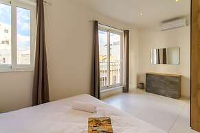 Central  1bdr Apt 50 mts by the Sea Gzira