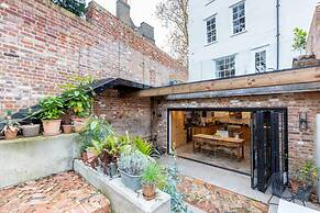 Elegant & Modern 5BD Home w/ Garden - Greenwich!