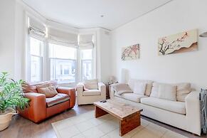 Radiant and Roomy 2BD Flat - Fulham!