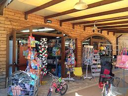 Comfortable Campsite-chalet G10 Tuscany Near sea