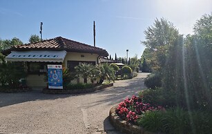 Comfortable Campsite-chalet G10 Tuscany Near sea