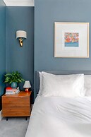Beautifully Designed 2BD House - by Queen's Park!