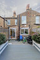Beautifully Designed 2BD House - by Queen's Park!
