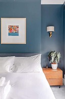 Beautifully Designed 2BD House - by Queen's Park!