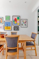 Beautifully Designed 2BD House - by Queen's Park!
