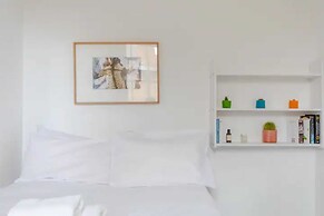 Beautifully Designed 2BD House - by Queen's Park!