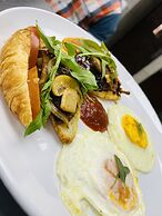 Shekinah Lion and Game Lodge