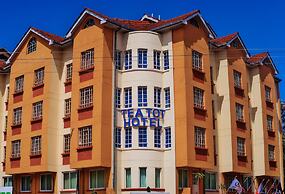 Tea Tot Hotel