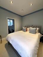 Charming 3BD Flat by the River Thames - Fulham!