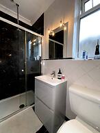 Charming 3BD Flat by the River Thames - Fulham!