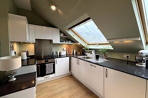 Charming 3BD Flat by the River Thames - Fulham!