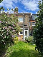 Funky 1BD Flat W/luscious Garden - Walthamstow!