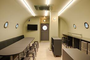 RED SUBMARINE - Hostel
