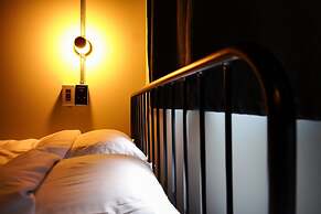 RED SUBMARINE - Hostel